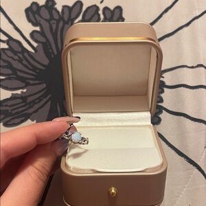 BEAUTIFUL SILVER OPAL RING *SIZE 8*